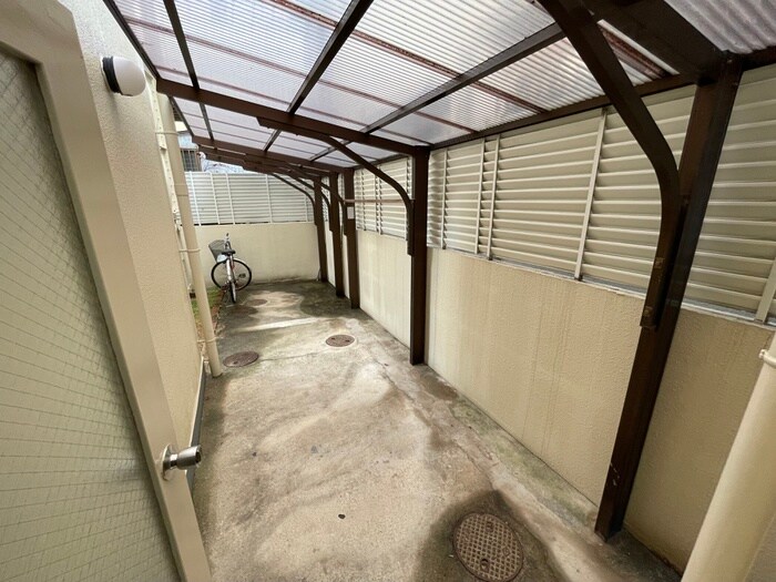 物件外観写真3　(駐輪場)