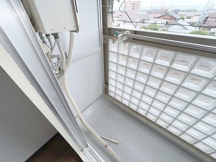 物件内観写真15　(洗濯機置場)