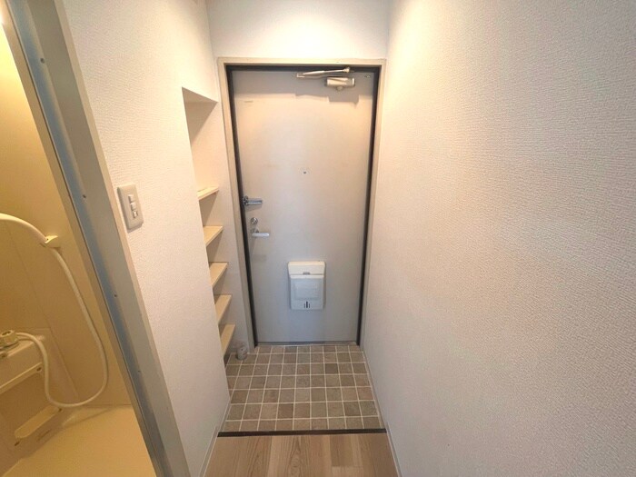 物件内観写真18　(玄関)
