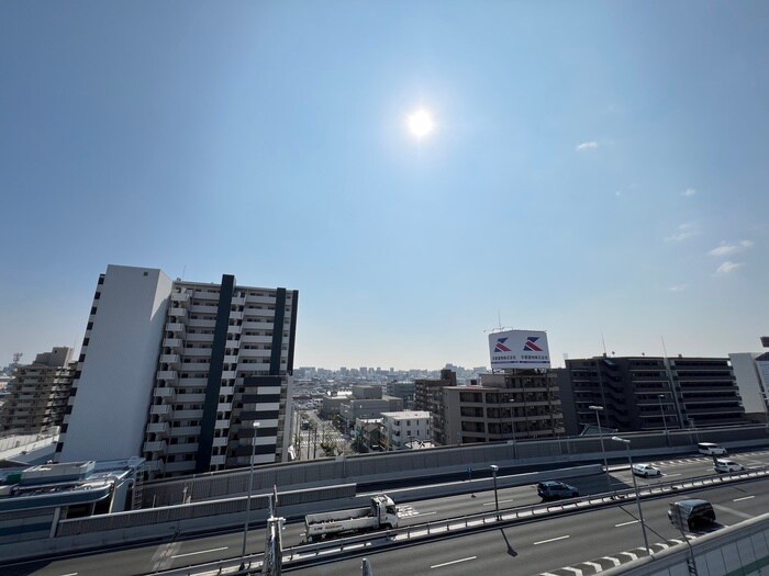 物件内観写真11　(室内からの展望)