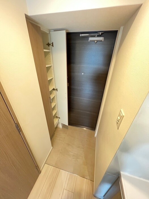 物件内観写真16　(玄関)