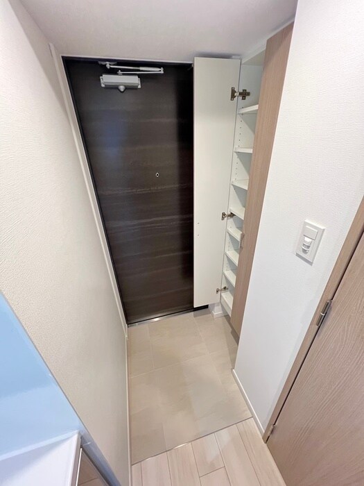 物件内観写真18　(玄関)