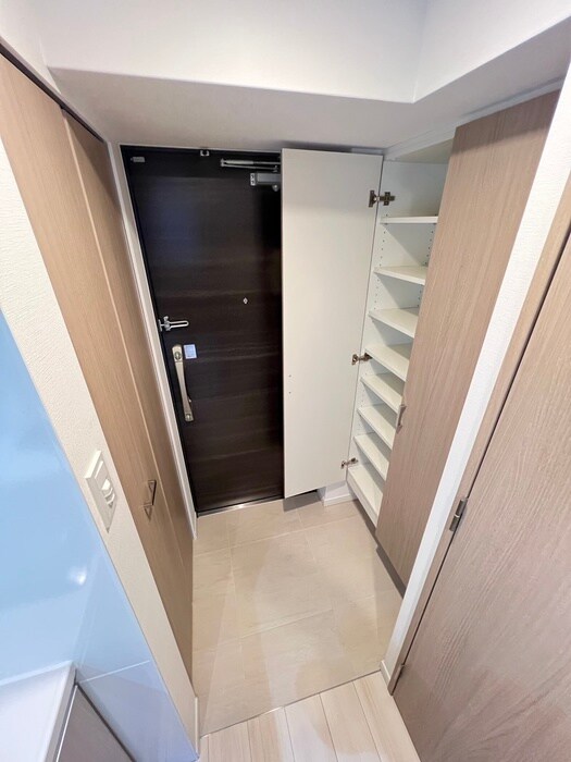 物件内観写真18　(玄関)