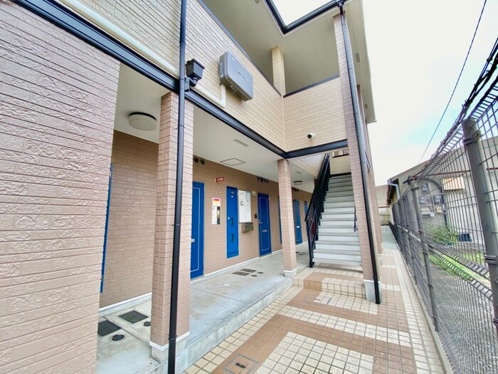 物件外観写真5　(エントランス部分)