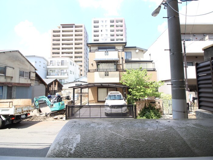 物件内観写真15　(室内からの展望)