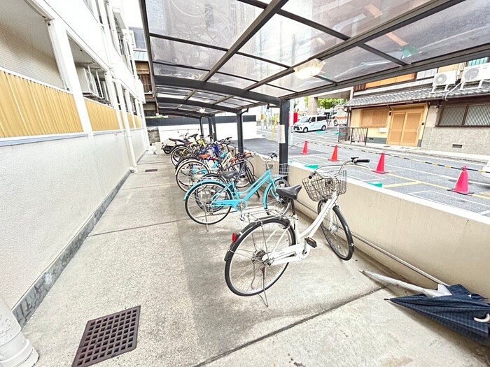 物件外観写真3　(駐輪場)