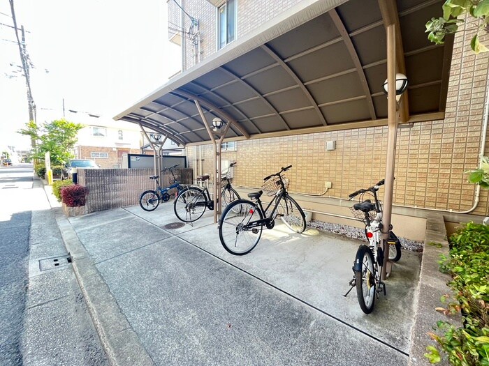 サウスメゾンひまわりの駐輪場