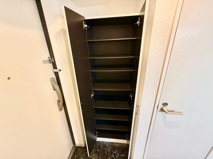 物件内観写真8　(靴箱)