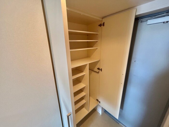 物件内観写真8　(靴箱)