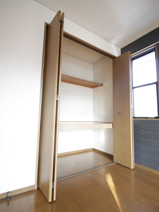 物件内観写真10　(収納)