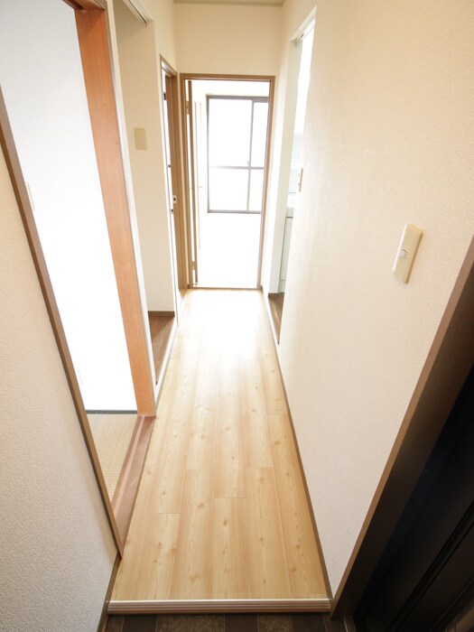 物件内観写真16　(廊下)