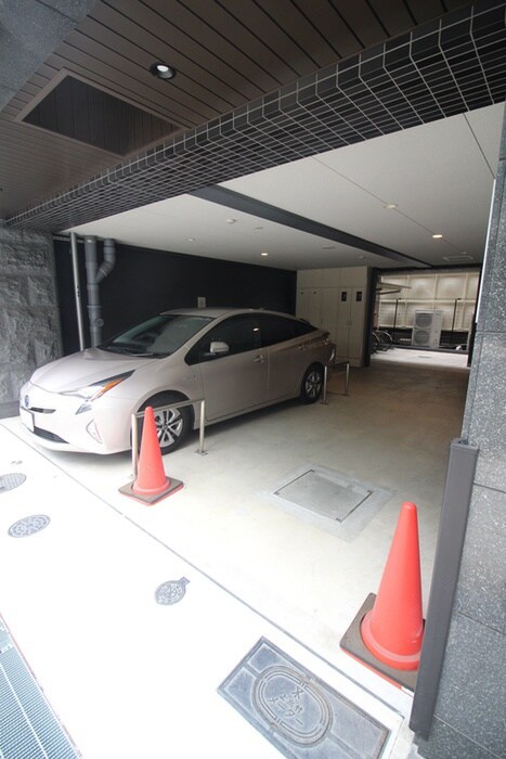 物件外観写真5　(駐車場)