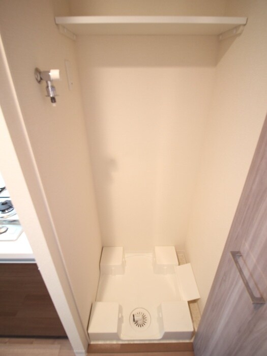 物件内観写真10　(洗濯機置場)