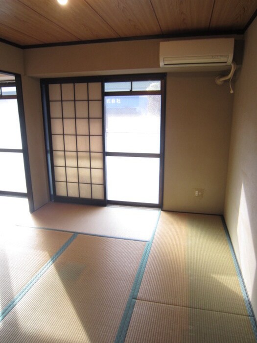 物件内観写真10　(居室)