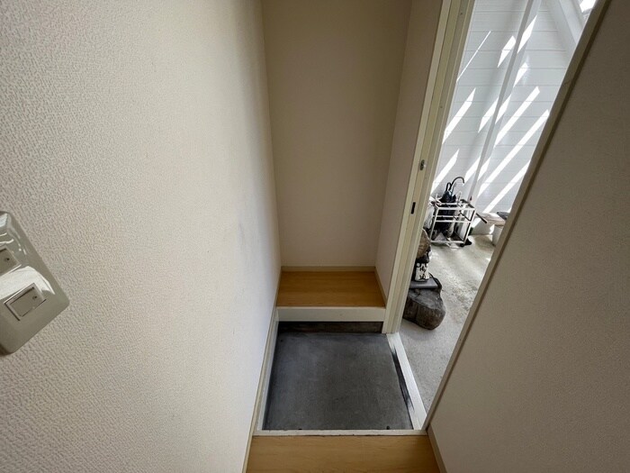 物件内観写真17　(玄関)