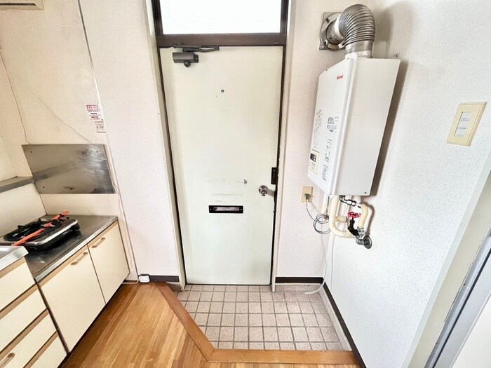 物件内観写真12　(玄関)