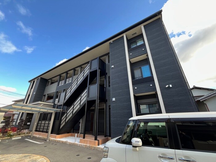 物件外観写真2　(駐車場)