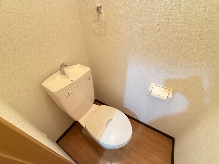 物件内観写真14　(トイレ)