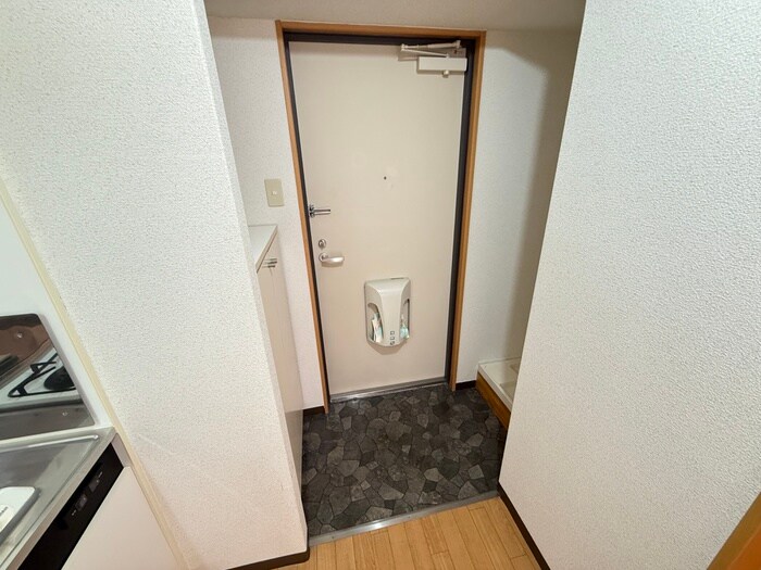物件内観写真16　(玄関)