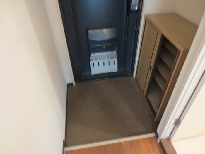 物件内観写真11　(玄関)
