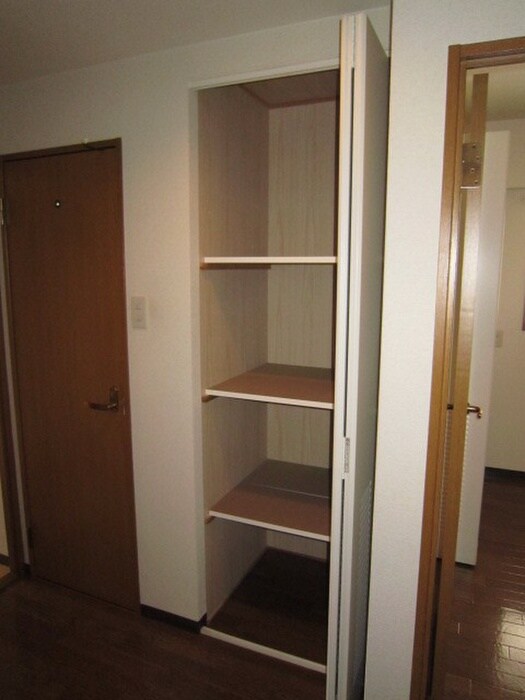物件内観写真11　(収納)