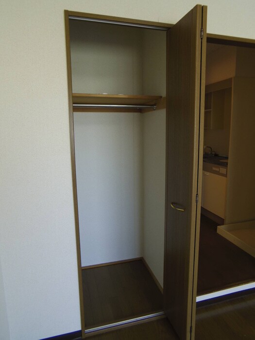 物件内観写真12　(収納)