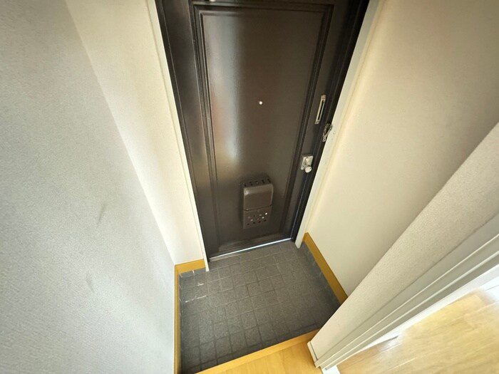 物件内観写真17　(玄関)