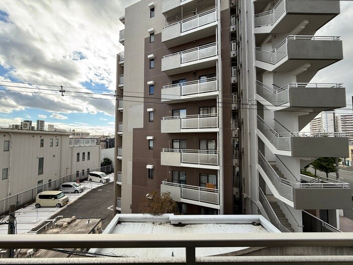 物件内観写真21　(室内からの展望)