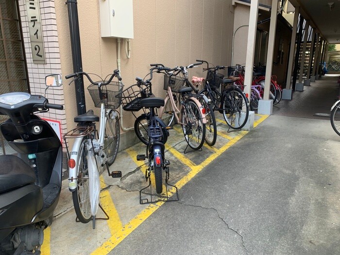 物件外観写真3　(駐輪場)