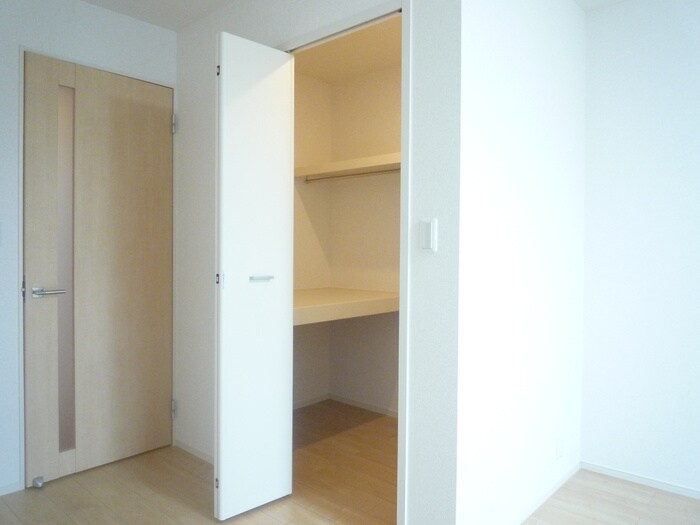 物件内観写真10　(収納)