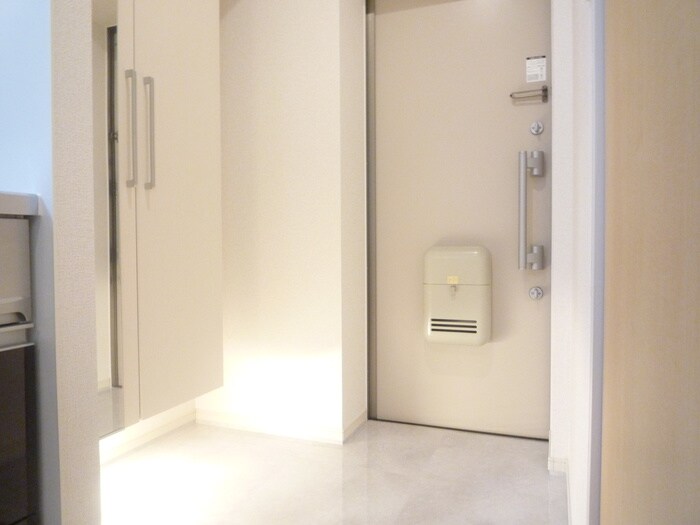 物件内観写真11　(玄関)