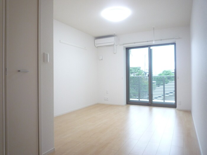 物件内観写真18　(室内からの展望)