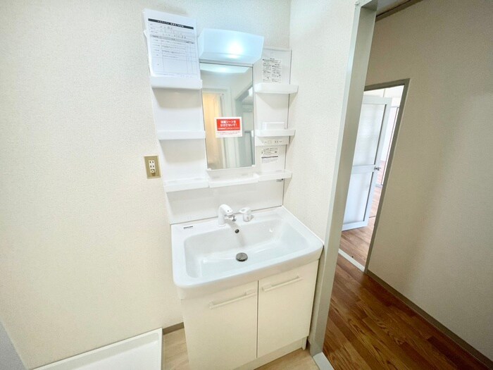 物件内観写真9　(洗面)