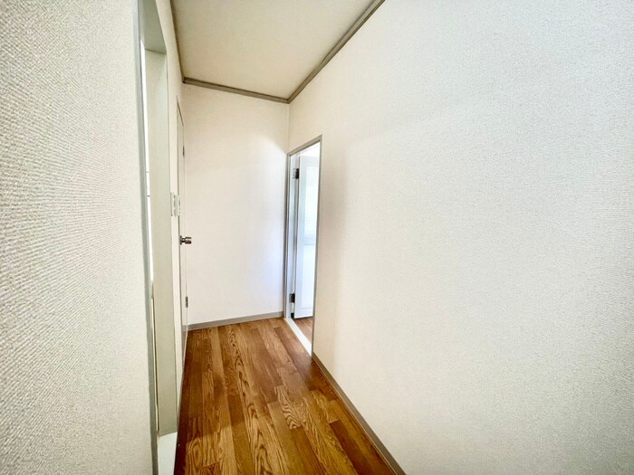 物件内観写真17　(廊下)