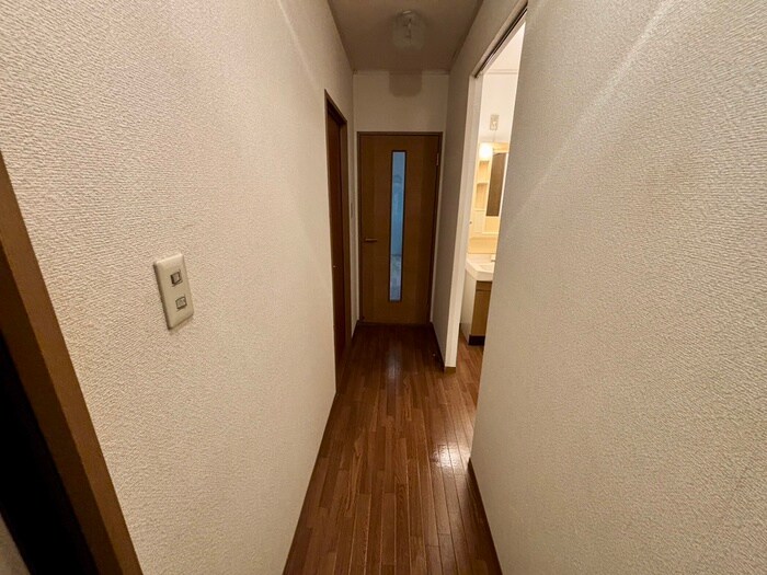 物件内観写真20　(廊下)