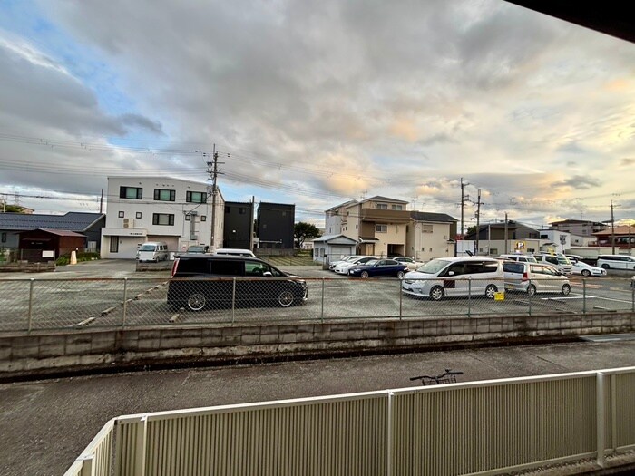 物件内観写真22　(室内からの展望)