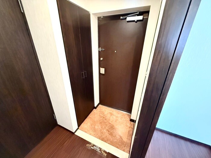 物件内観写真7　(玄関)