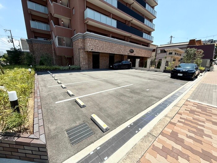 物件外観写真5　(駐車場)