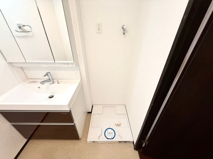 物件内観写真12　(洗濯機置場)