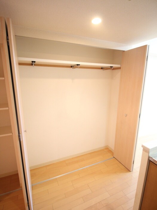 物件内観写真13　(収納)