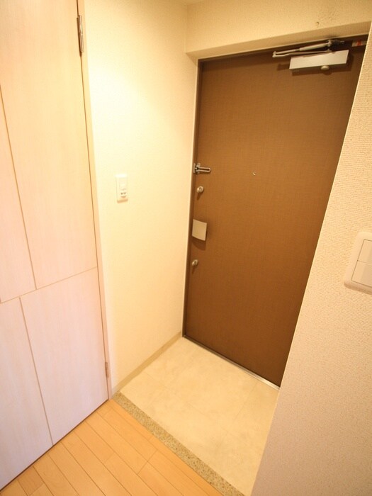 物件内観写真16　(玄関)