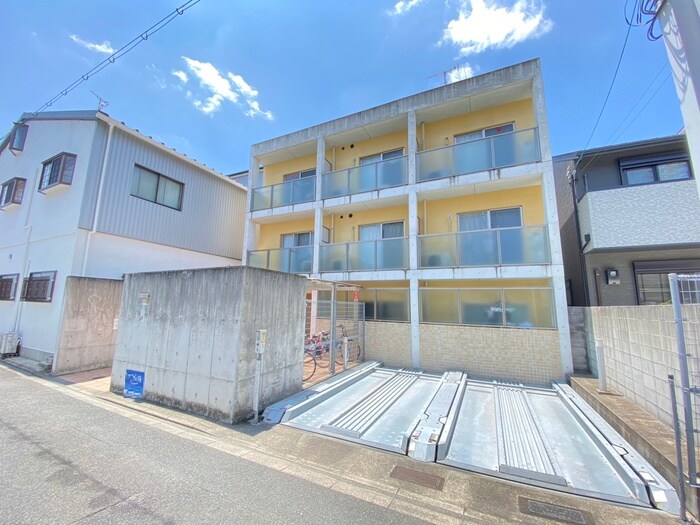 物件外観写真4　(駐車場)