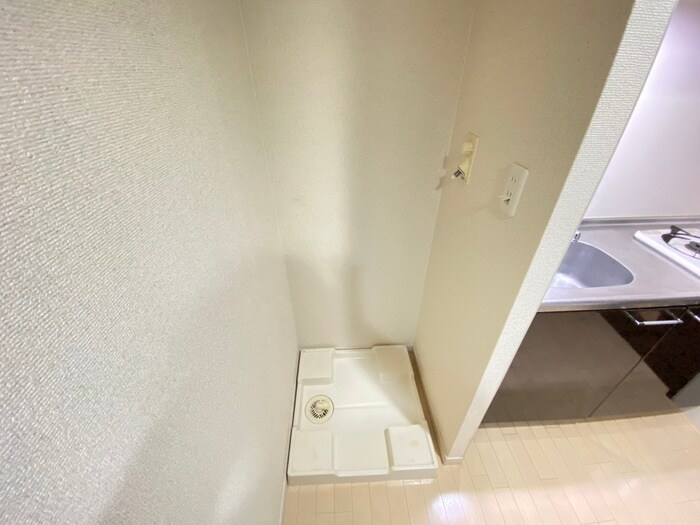 物件内観写真15　(洗濯機置場)