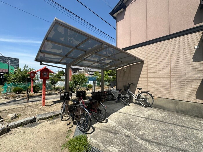 物件外観写真5　(駐輪場)