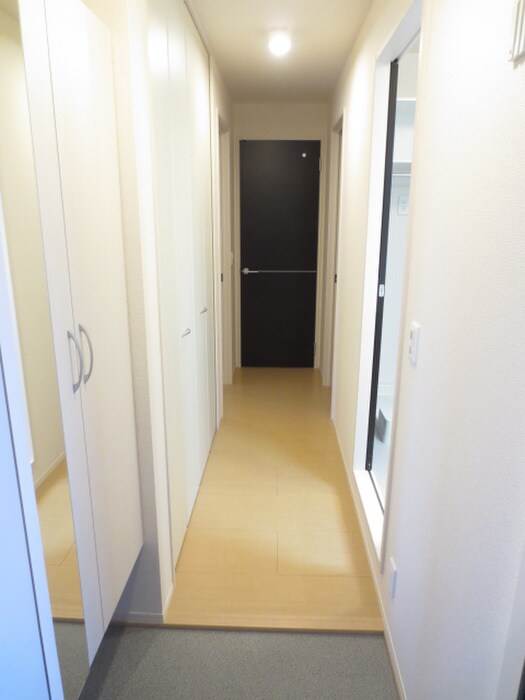 物件内観写真14　(玄関)