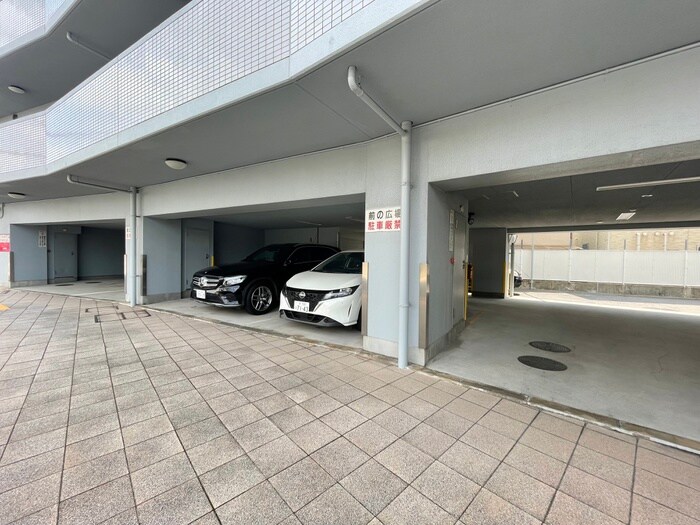 ウイングなかもずの駐車場