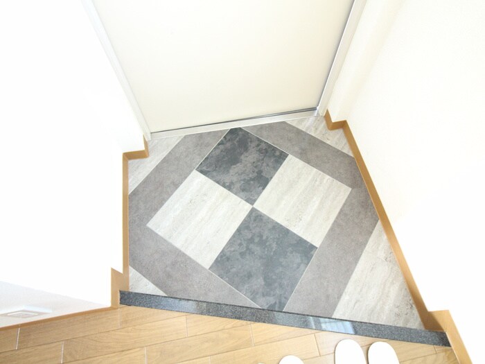 物件内観写真18　(玄関)