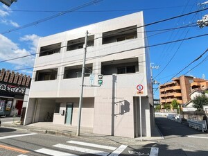 アマントリビエール鉢塚外観写真