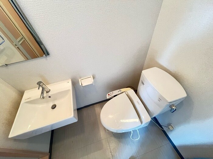 物件内観写真14　(トイレ)