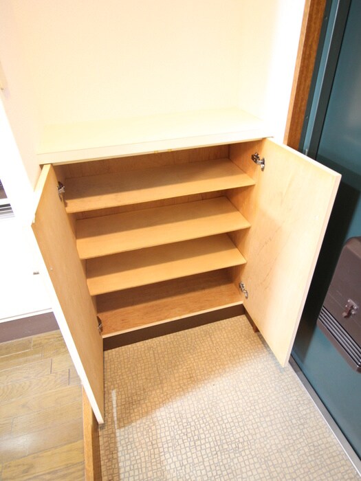 物件内観写真8　(靴箱)